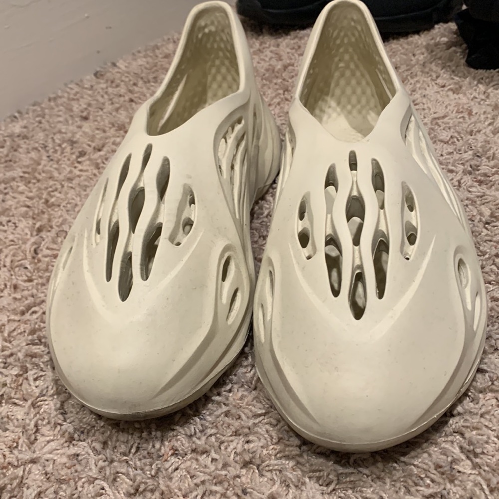 YZY FOAM RUNNER - Picture 3 of 3